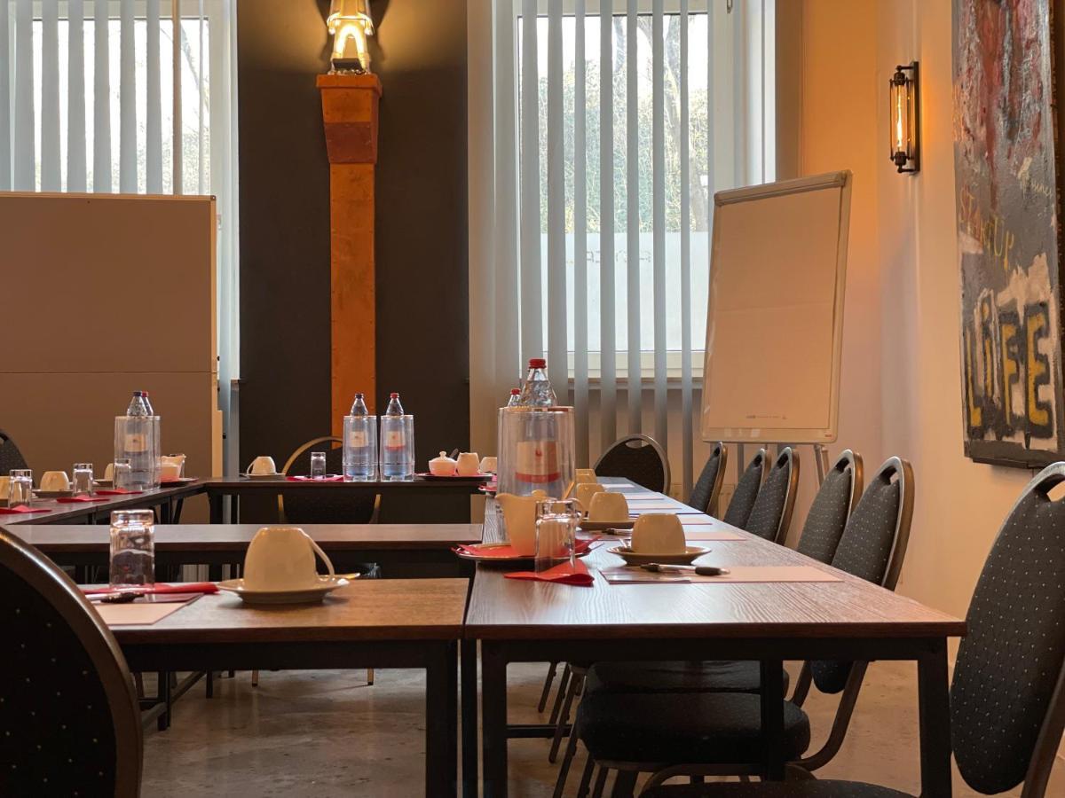 Amical Hotel وبرتال المظهر الخارجي الصورة